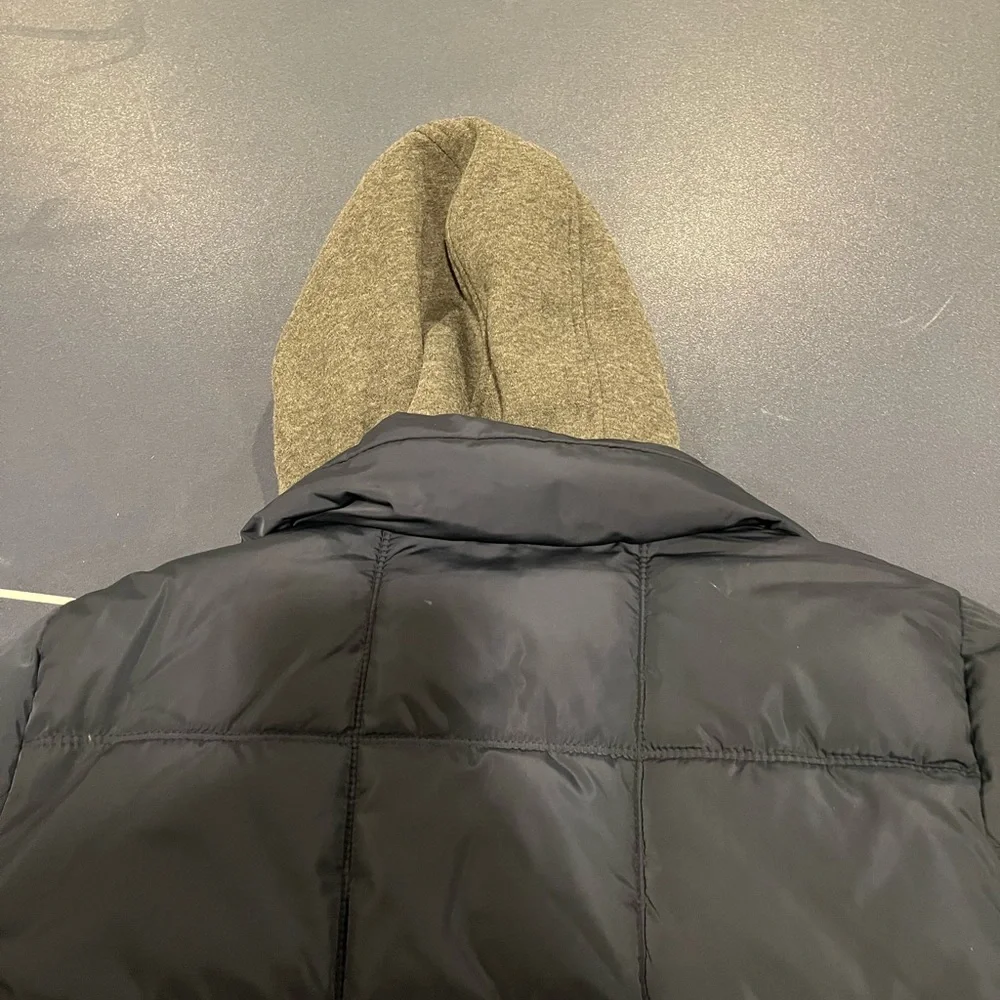Women’s Navy Puffer Jacket - Picture 9 of 9